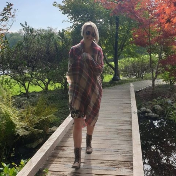 Meet your Posher, Klarissa - Picture 1 of 1